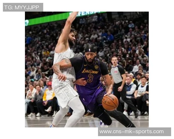 今日NBA焦点战独行侠对决湖人谁能笑到最后